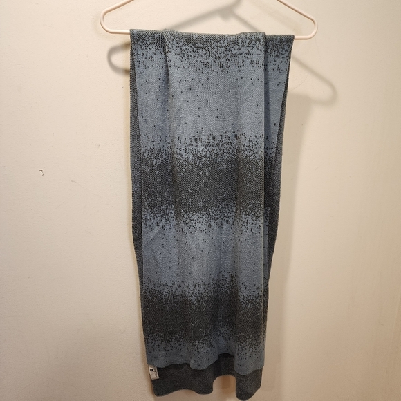 ANTHROPOLOGIE Madison 88 large scarf - Picture 4 of 7